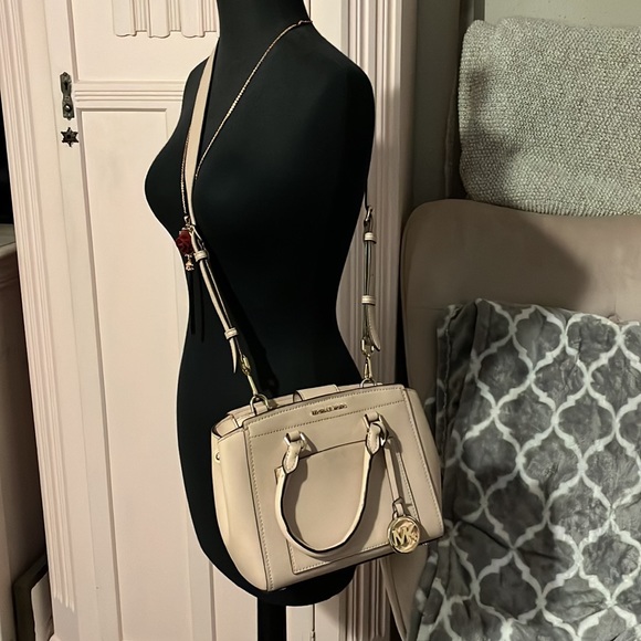 MICHAEL Michael Kors Handbags - Michael Kors Crossbody Purse